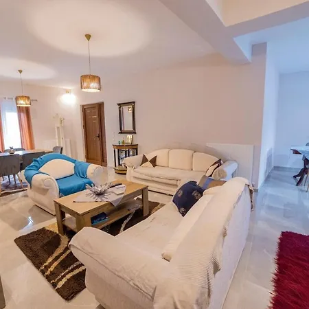 Апартаменты The Garden House Trikala *